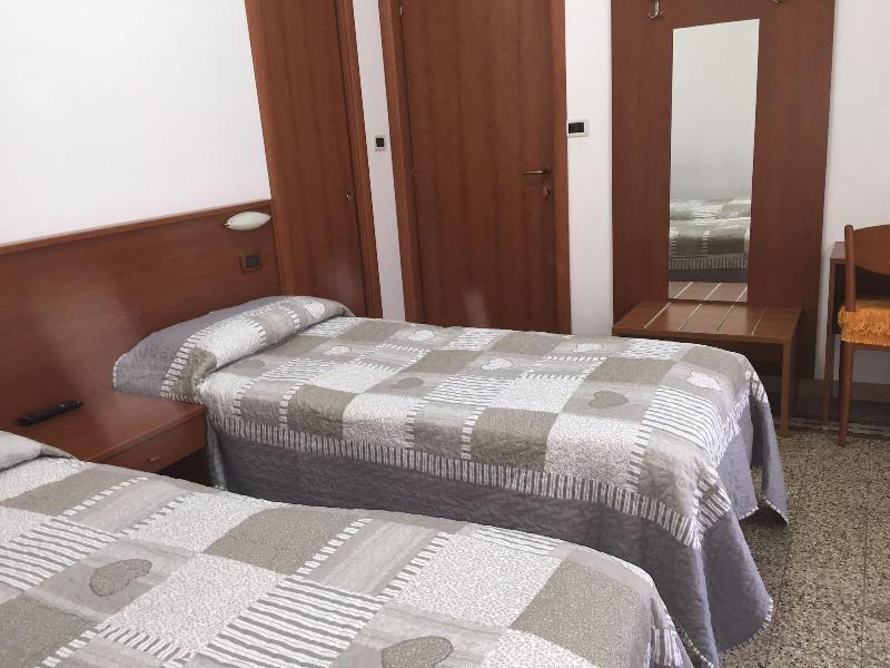 Hotel Lora Rda Luxury Bordighera Bagian luar foto