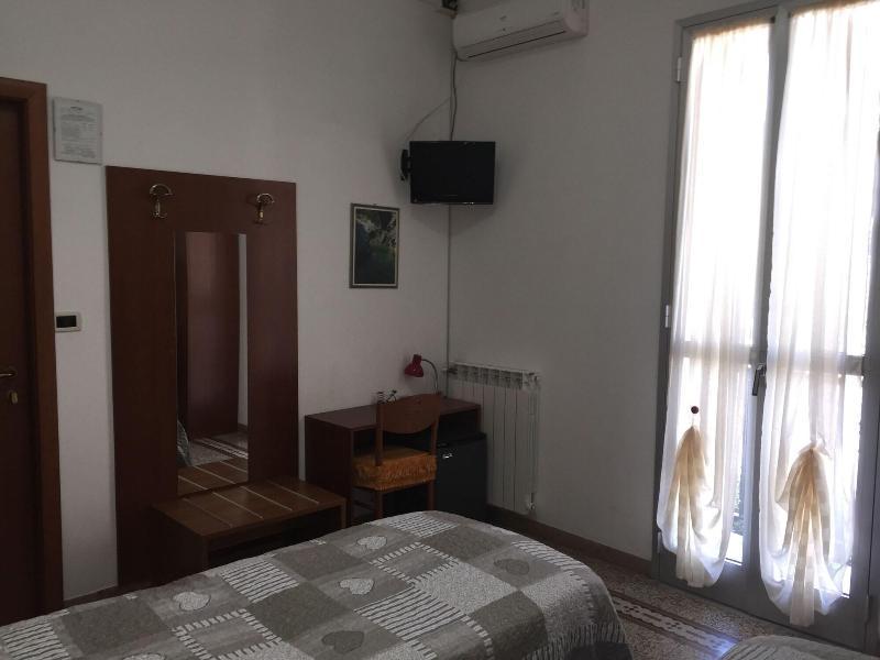 Hotel Lora Rda Luxury Bordighera Bagian luar foto