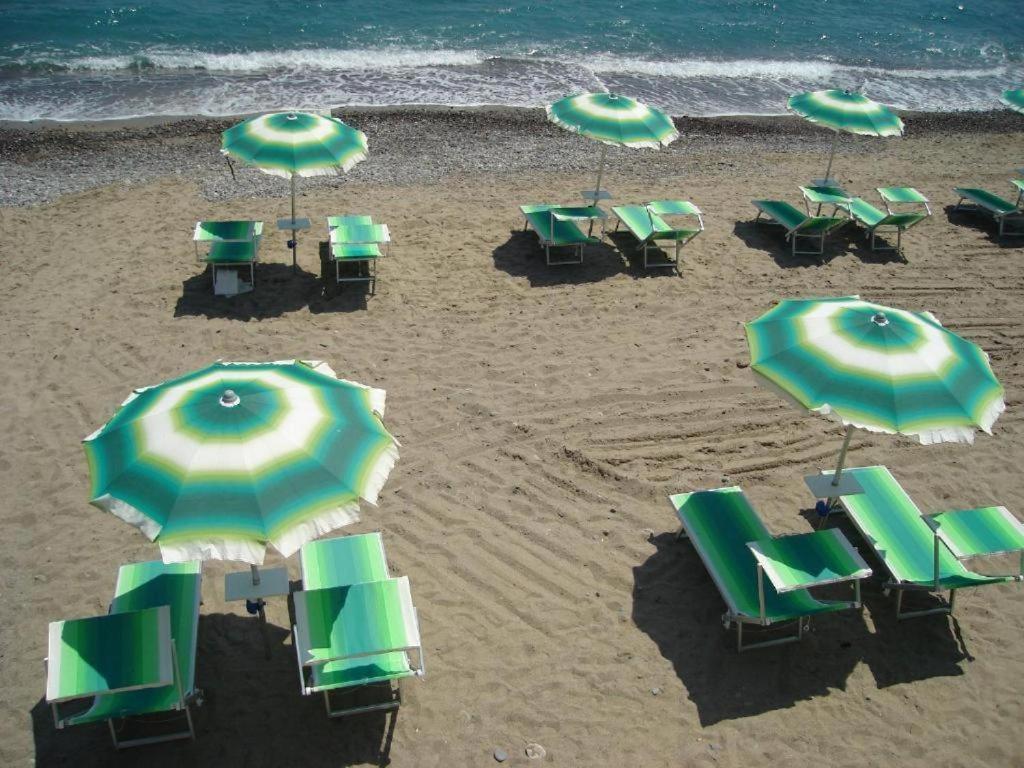 Hotel Lora Rda Luxury Bordighera Bagian luar foto