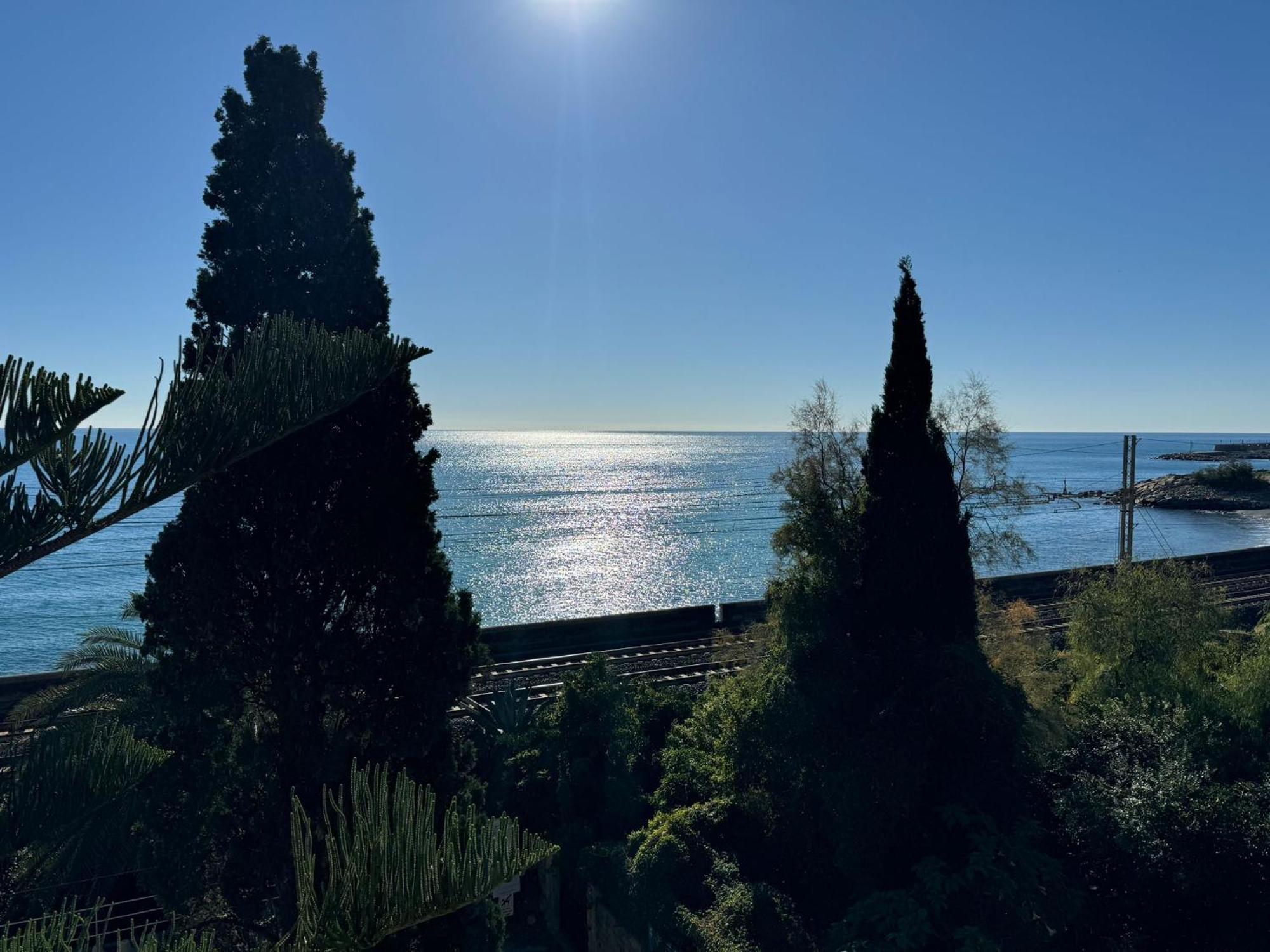 Hotel Lora Rda Luxury Bordighera Bagian luar foto