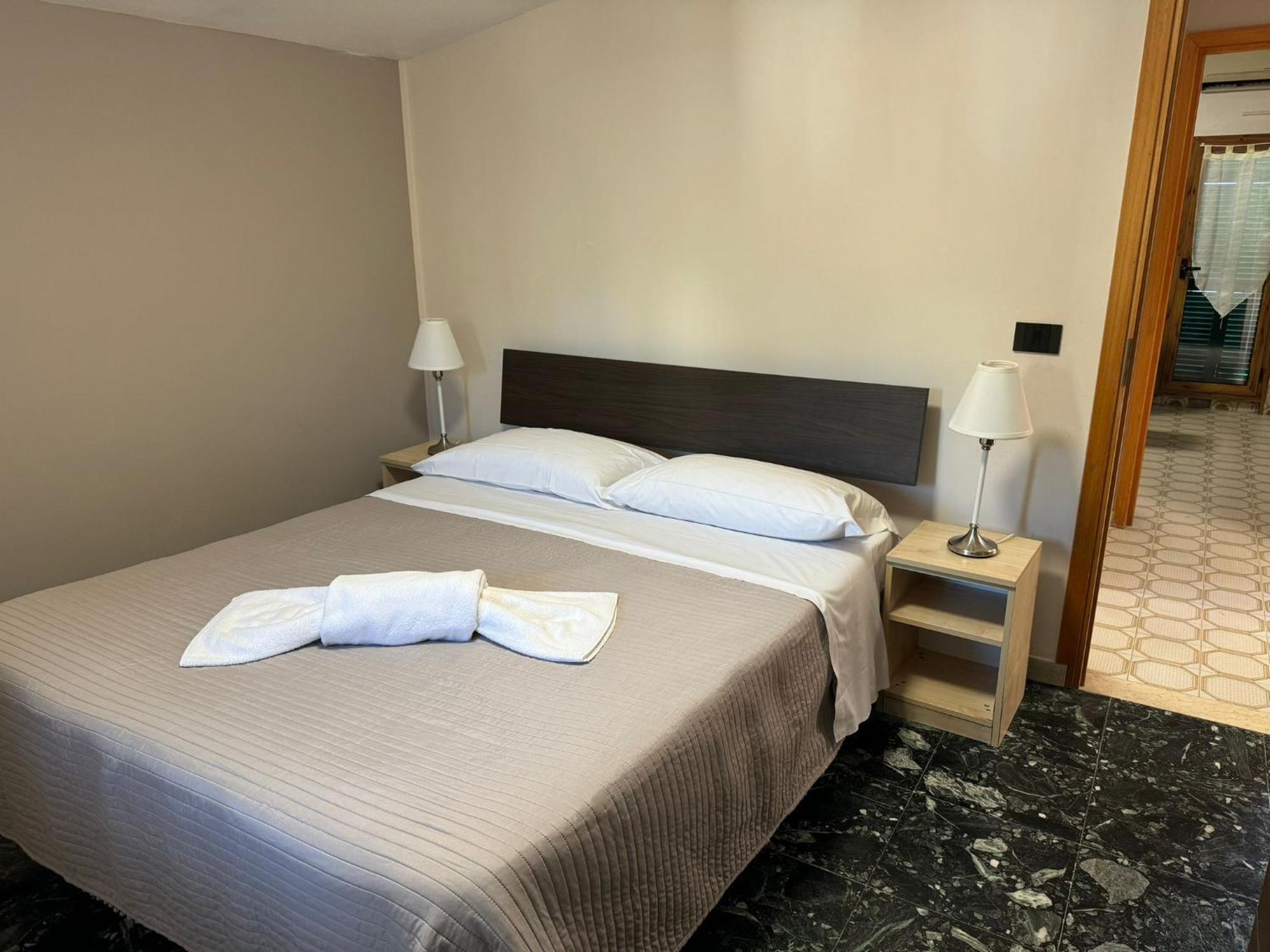 Hotel Lora Rda Luxury Bordighera Bagian luar foto