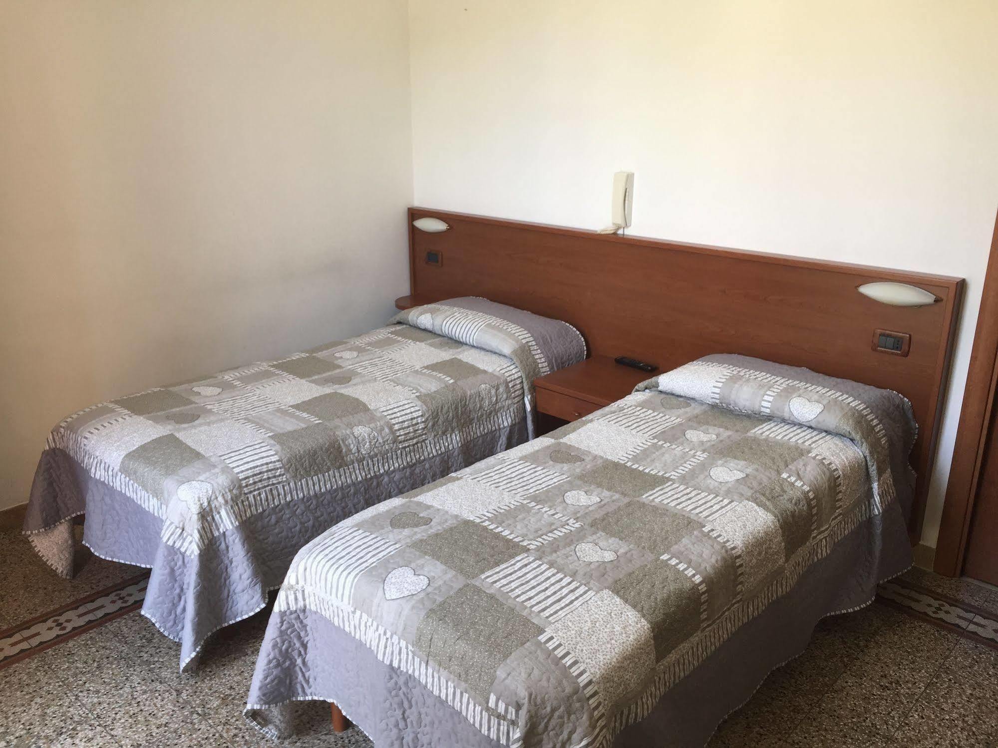 Hotel Lora Rda Luxury Bordighera Bagian luar foto