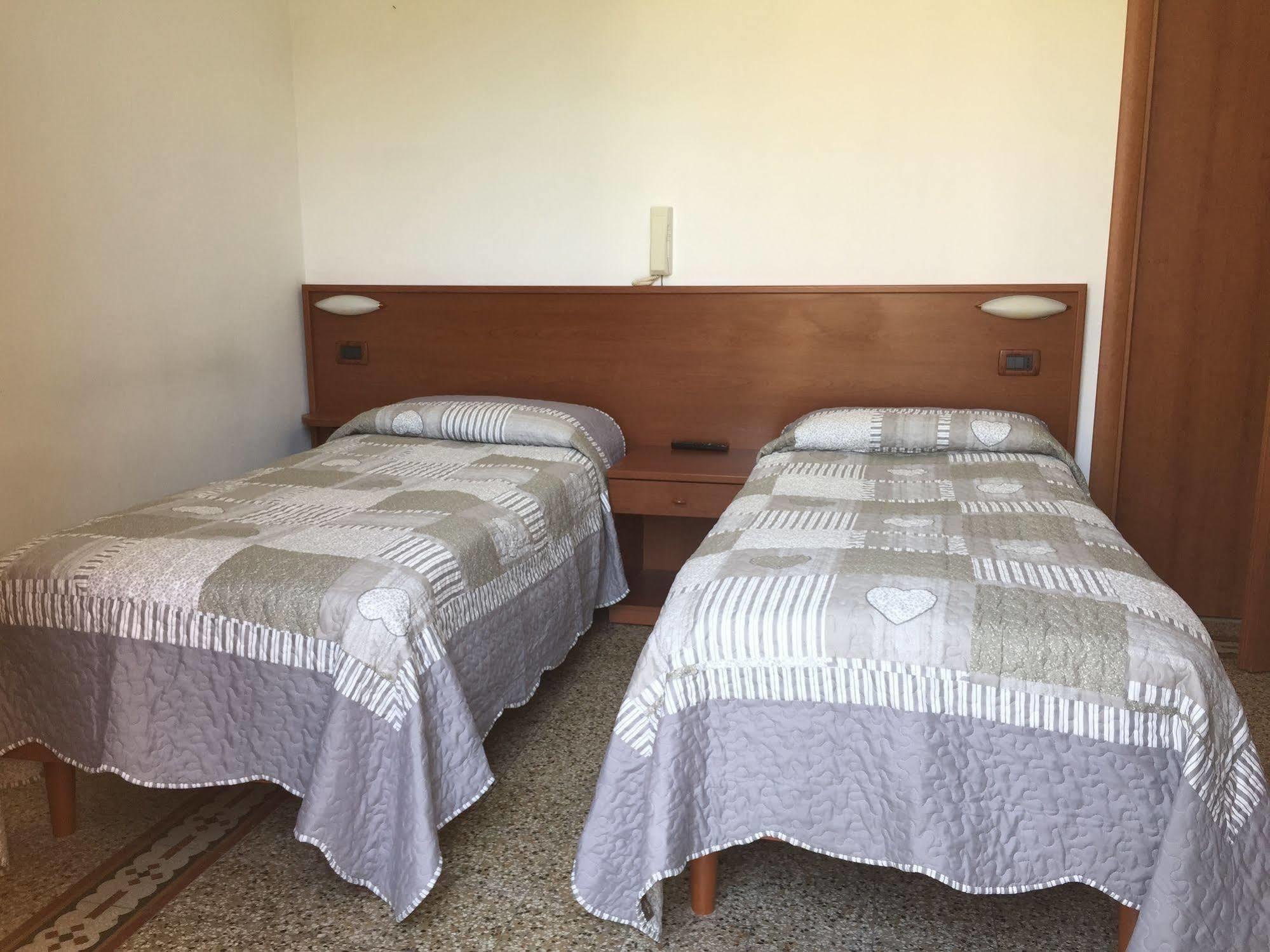 Hotel Lora Rda Luxury Bordighera Bagian luar foto